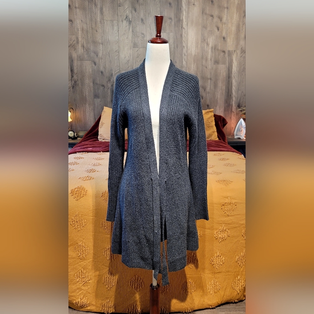 Vera Wang Gray Cable Knit Sweater – Size XS